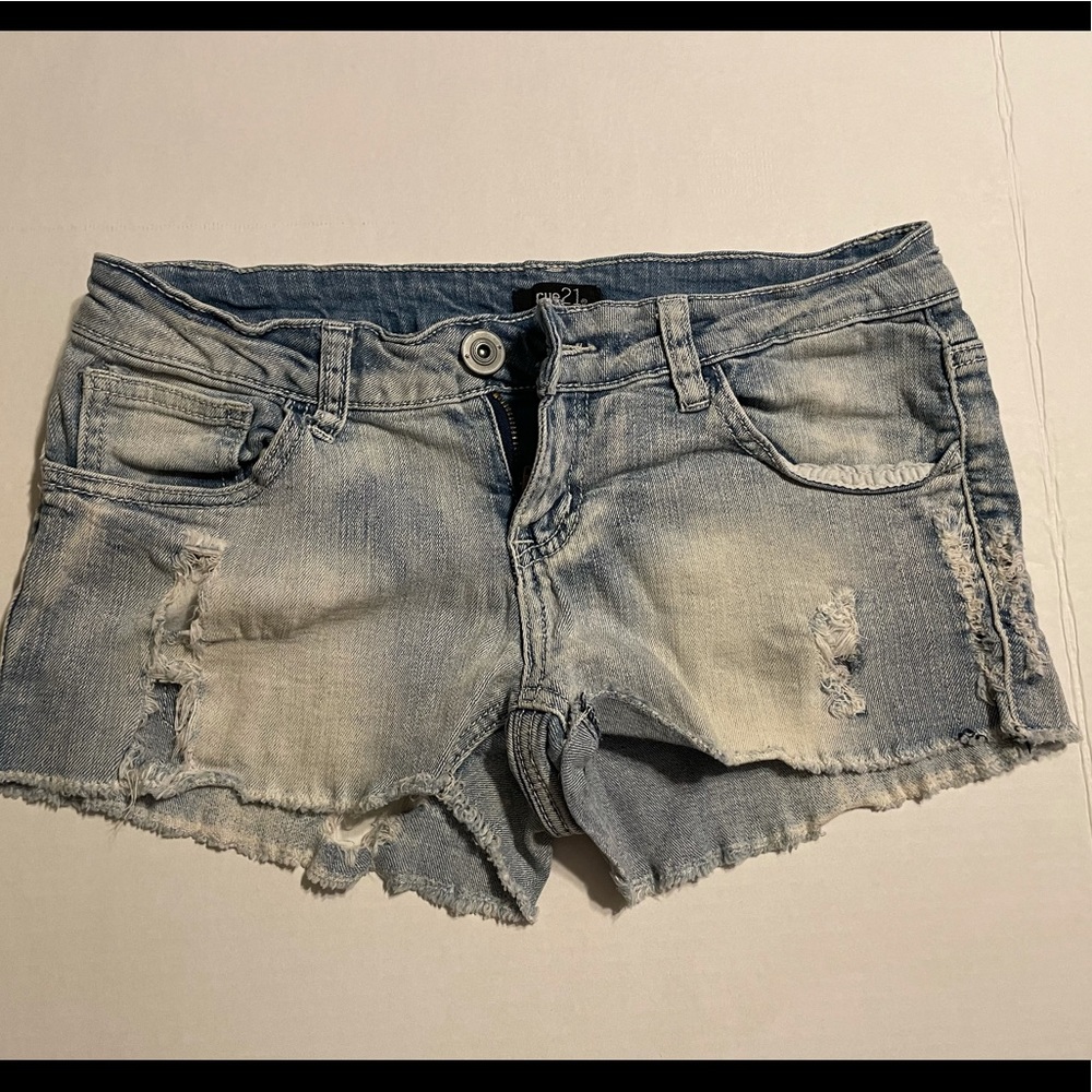 Juniors distress shorts